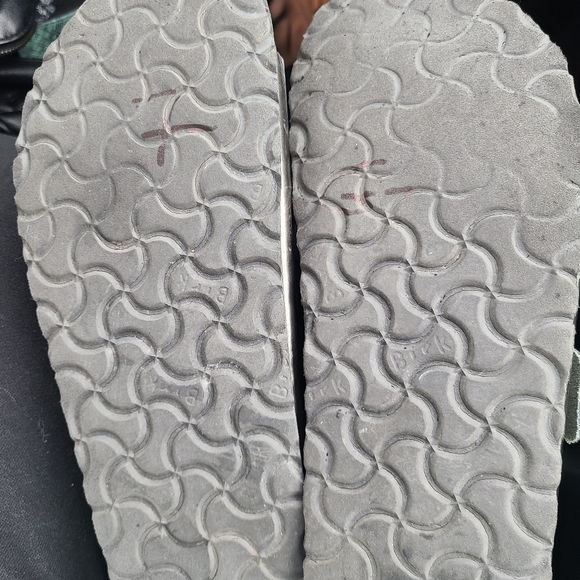 Birkenstock Arizona Metallic Leather Sandals. Size 41 - Picture 5 of 8